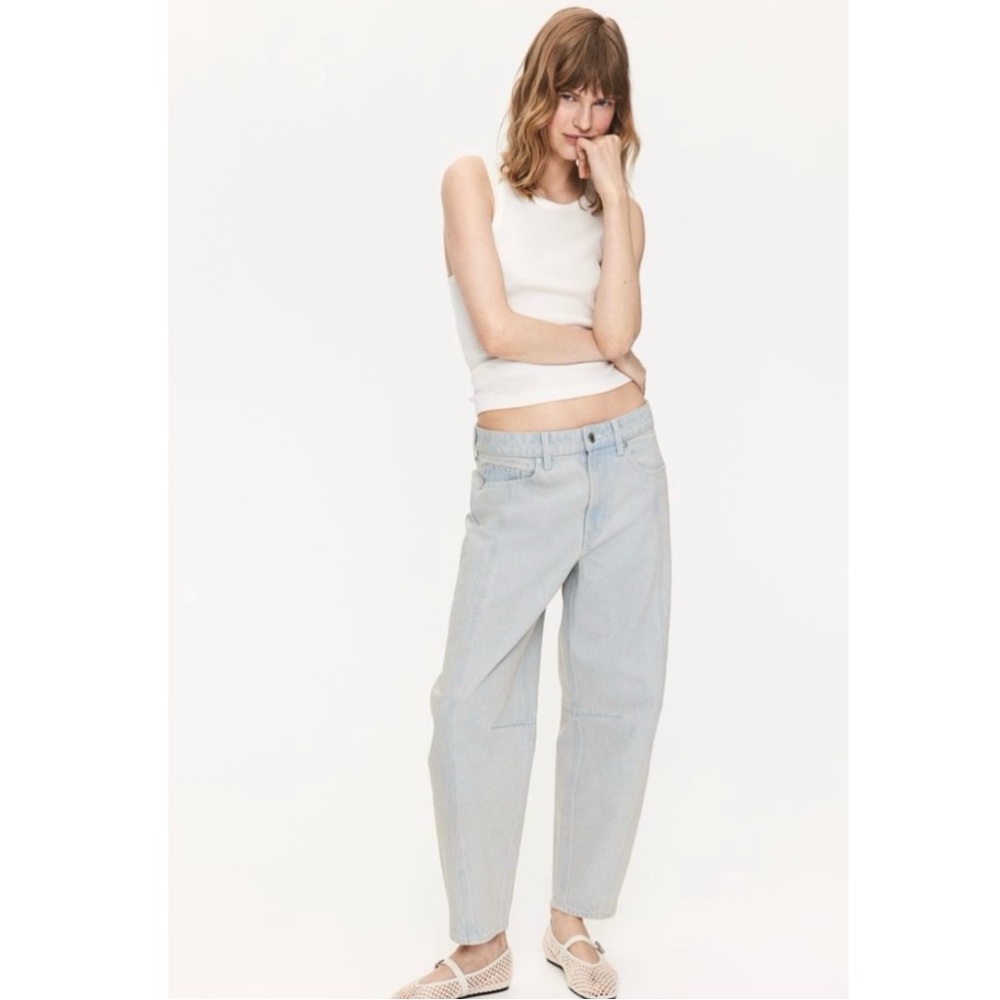 H&M “Dirty” Lightwash Seamed Barrel Jeans Size 2